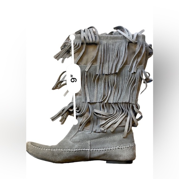 Suede fringe moccasin-style boots in great condition - Picture 12 of 14